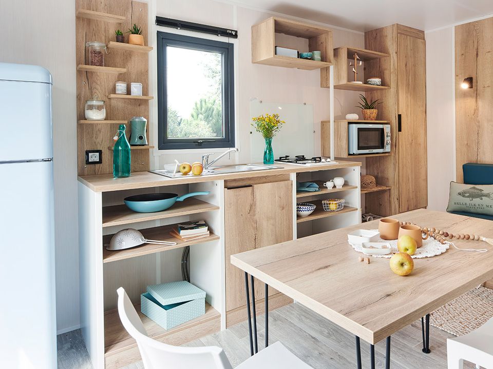 des Familles - Mobil home - Mobilhome 4 personnes - CABANE DE SURFEUR 2 CH - 4 PERS 24 m² - TV : arrivée et départ le dimanche