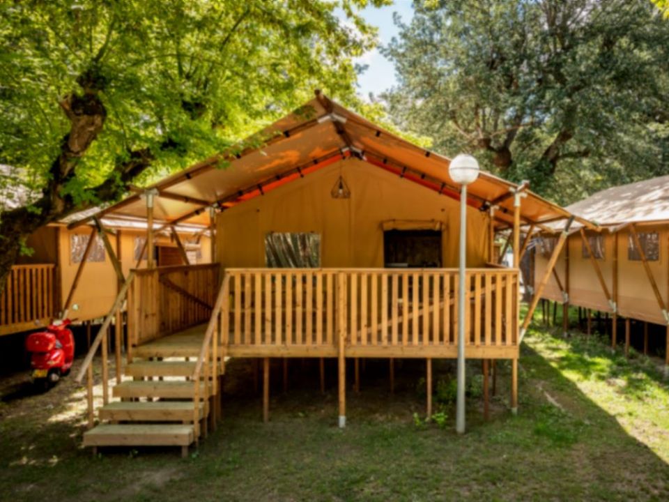 Millau - Tente meublée - Tente en toile et en bois 6 personnes - Lodge Luxe 3 chambres