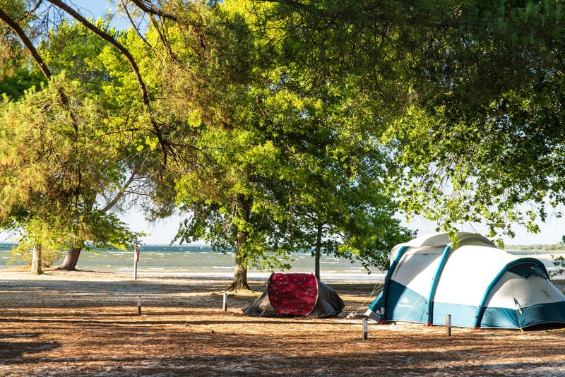Camping Club Navarrosse Plage - MS Vacances - Emplacement - Emplacement Tente avec élec - Piéton Côté Lac