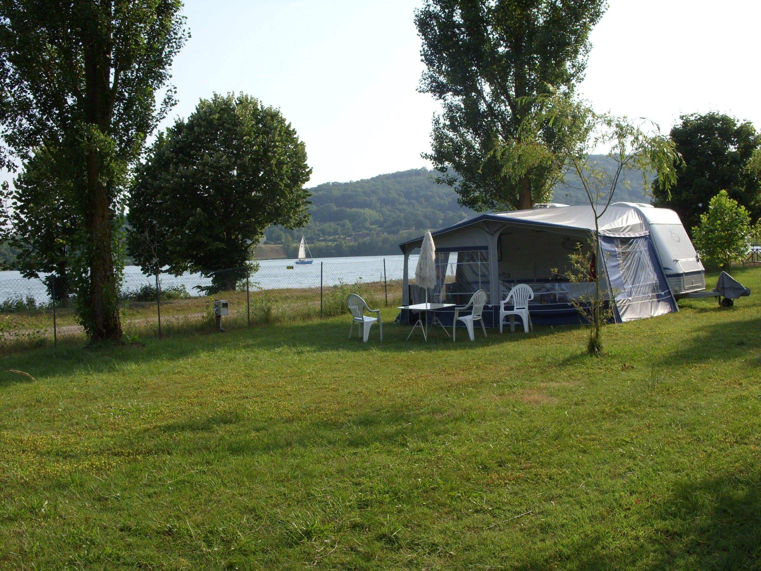 Ile de la Comtesse - Mobil home - Forfait Privilège, près de la rivière avec électricité 6A