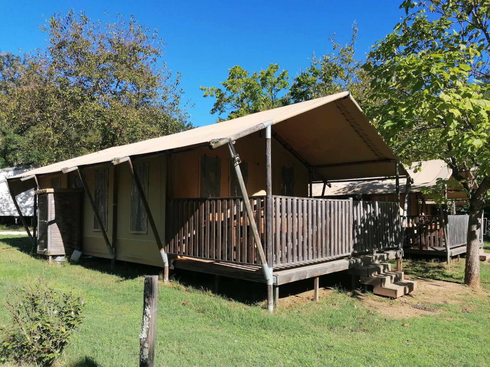 Coeur d'Ardèche - Tente meublée - Tente en toile et en bois 6 personnes - Tente Safari 6 places climatisé