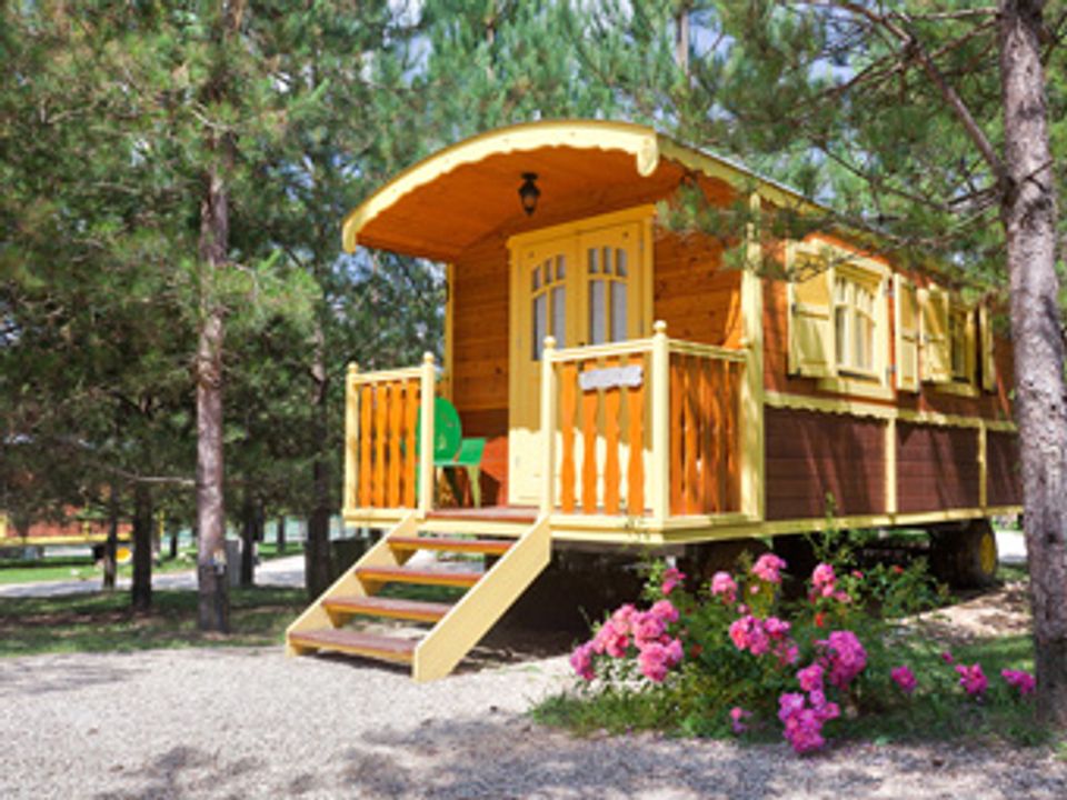 DéfiPlanet à Dienné - Mobil home - Hébergement 5 personnes - ROULOTTE