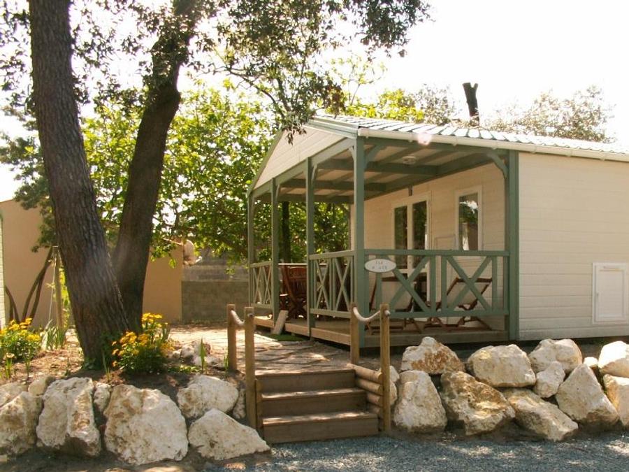 Saint Tro'Park - Châlet - Chalet 4 personnes - Chalet Premium 35m² (2 chambres) + Climatisation + Lave-vaisselle + Terrasse couverte 12m²