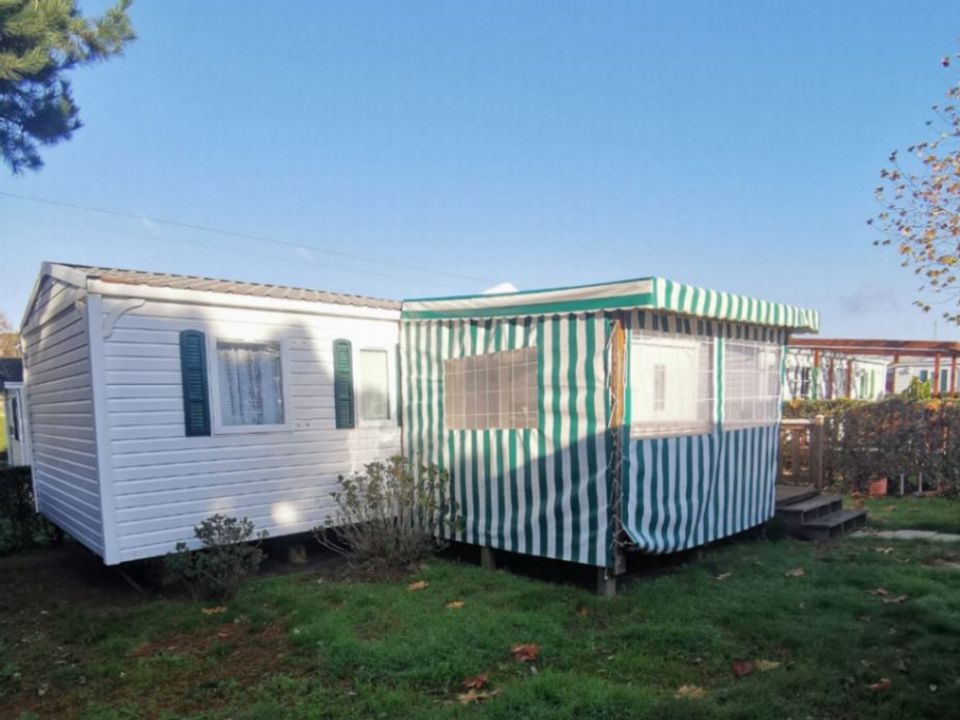Camping Les Palmiers - Mobil home - Mobilhome 7 personnes - 3 chambres Eden terrasse en bois semi-couverte
