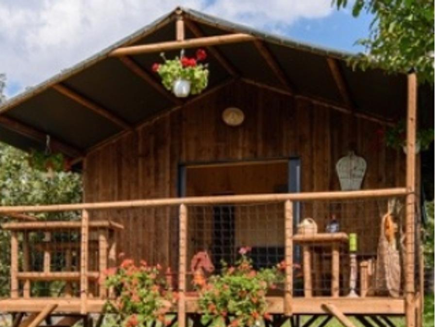 Peyrelevade - Mobil home - Mobilhome 5 personnes - cottage premium Dimanche (2022) bord de rivière, 2 chambres, terrasse couverte 5 pers