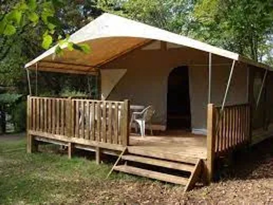 Le Port de Lacombe - Tente meublée - Tente en toile et en bois 4 personnes - Tente Canada