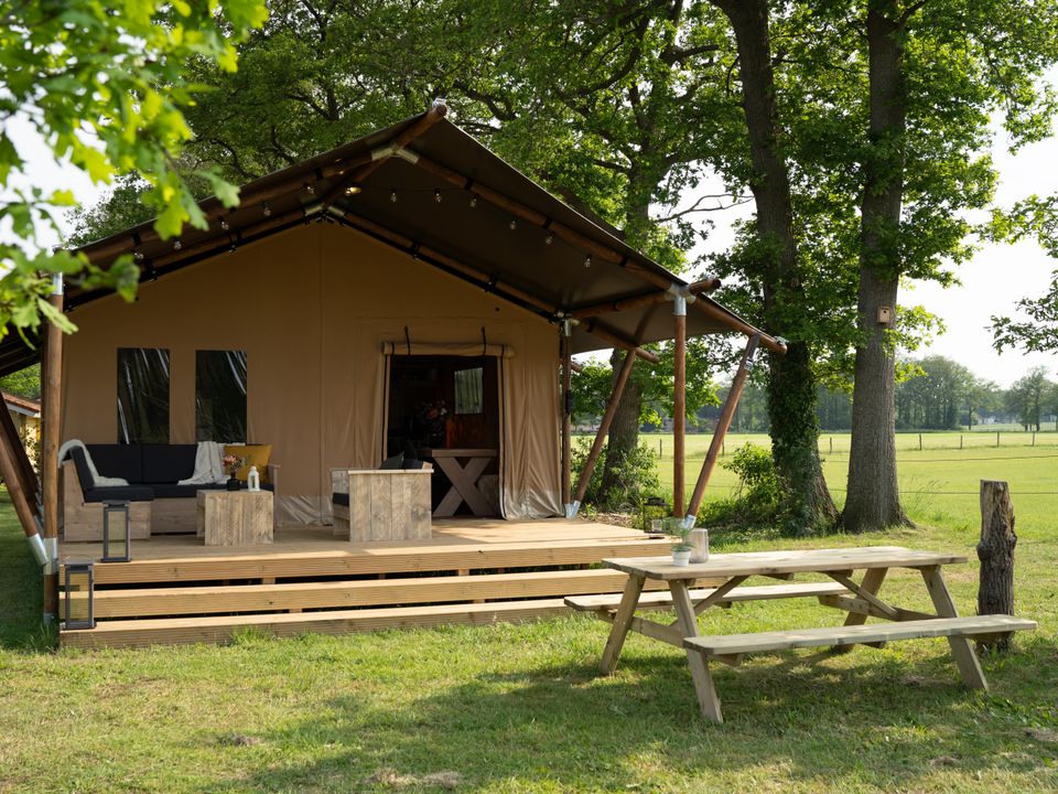 Les 2 Lacs - Tente meublée - Tente en toile et en bois 7 personnes - tente safari de luxe