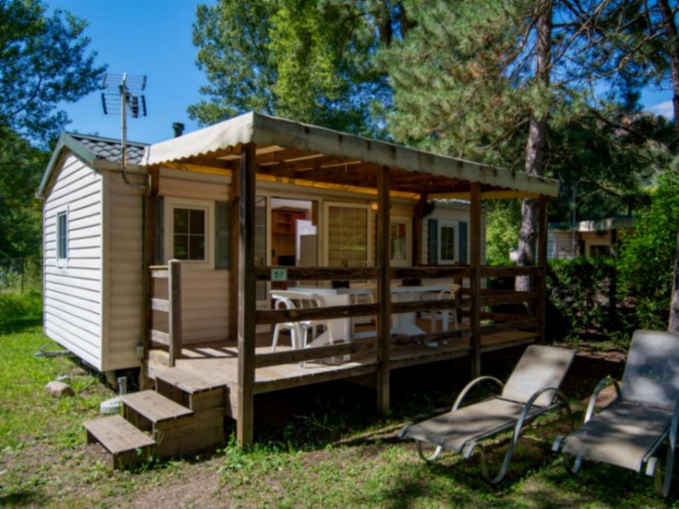 Les Eaux Chaudes - location vacances - Mobilhome 4 personnes - Le Cabanon Classic 2 chambres