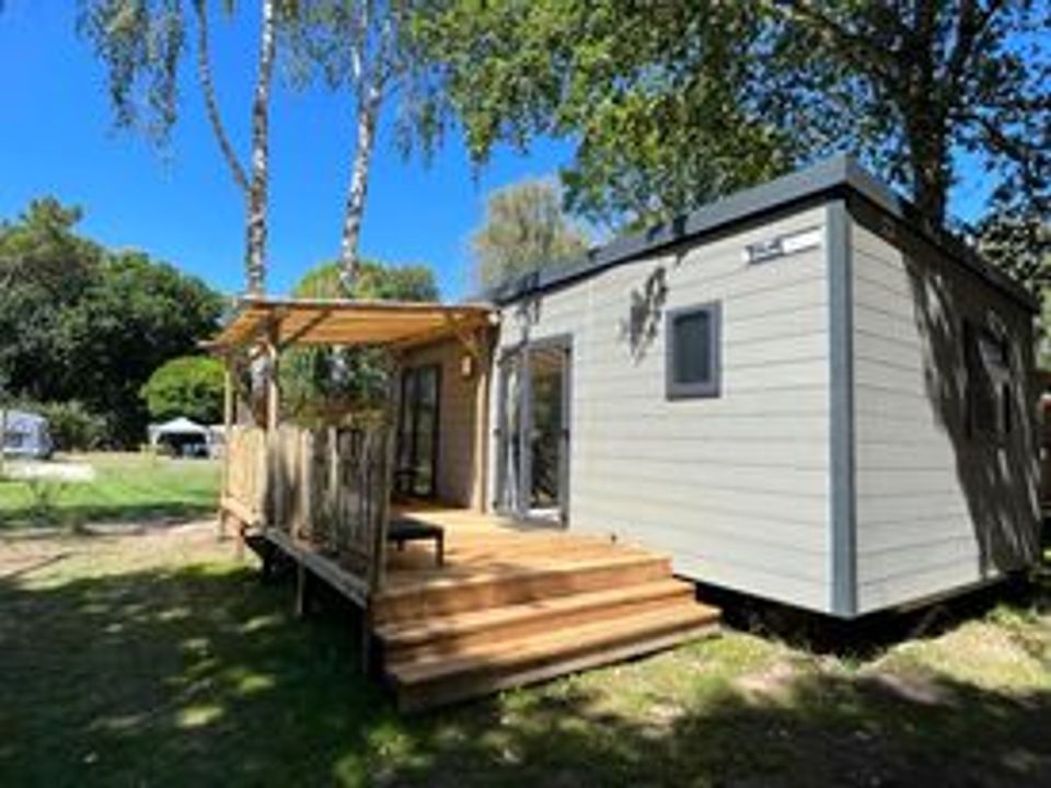 Les Bruyères - Mobil home - Mobilhome 6 personnes - PRIVILEGE 30-2 - maxi 4 adultes - TV, 2 chambres (lit 160*200), environ 30m², lave-vaisselle, grille-pain, machine expresso, 2 transats