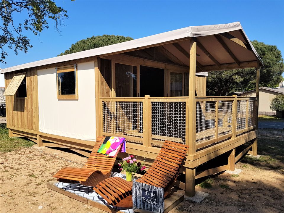 Le Bel Air - Tente meublée - Tente en toile et en bois 4 personnes - Cosyflower Premium