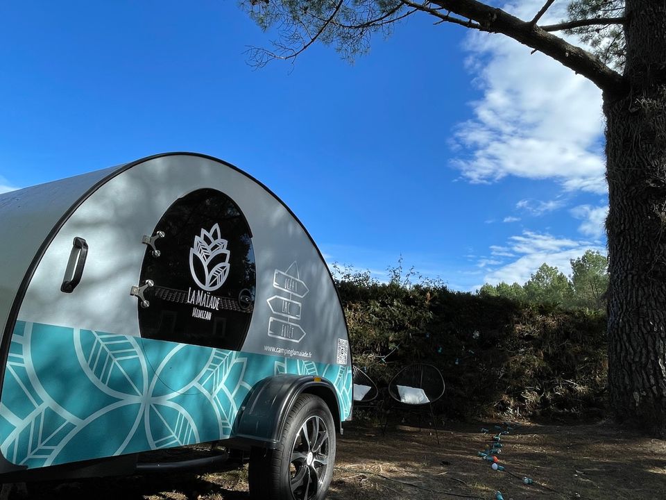 L'Estival - Mobil home - Hébergement 2 personnes - COSY NATURE - 2 personnes - lit double, kitchenette, salon de jardin