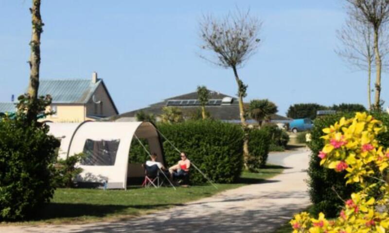 Utah Beach - Emplacement - Emplacement Confort opt. Elec 2 pers comprises 6 pers max