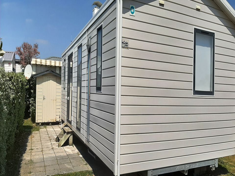 Les Dunes - location vacances - Mobilhome 6 personnes - ATLANTIQUE - 2 Chambres - TV - PLANCHA
