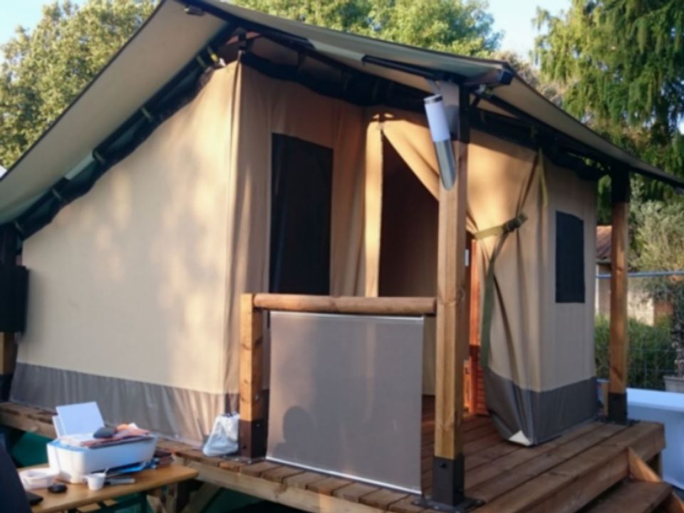 Le Rocher de la Granelle - Tente meublée - Tente en toile et en bois 2 personnes - Randonneur - Sans sanitaires
