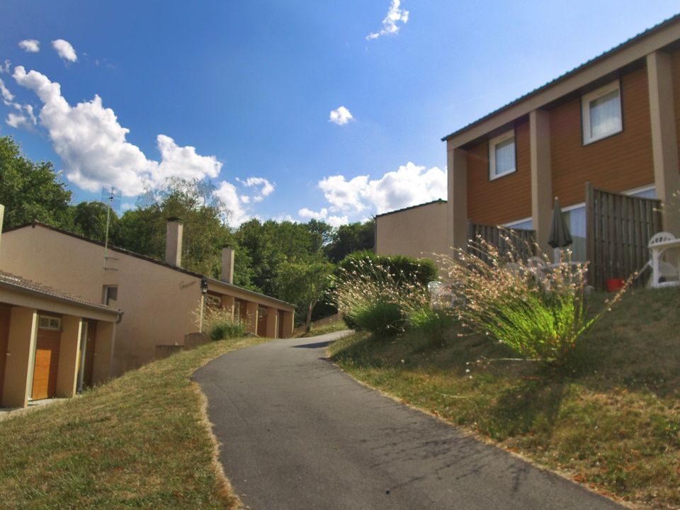 Camping Municipal du Lac Les Nugiras - Mobil home - Gîte 6 personnes