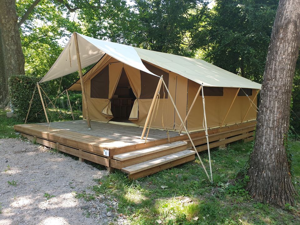 Le Graniers - Tente meublée - Tente en toile et en bois 5 personnes - Lodge Cabanon Classic