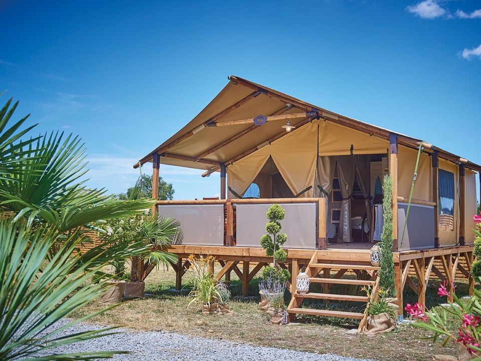 Europ'Camping - Tente meublée - Tente en toile et en bois 5 personnes - Lodge Bali 2 chambres - 5 personnes