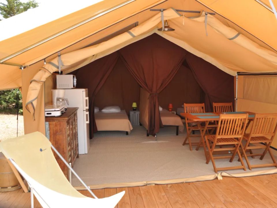 Le Fun - Tente meublée - Tente en toile et en bois 4 personnes - Tente LODGE 20m², 2 chambres (sans sanitaires)