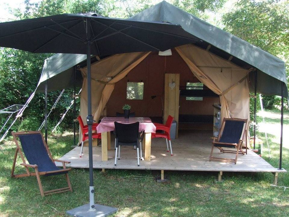 Les 3 Cantons - Tente meublée - Tente en toile et en bois 6 personnes - ENSUITE