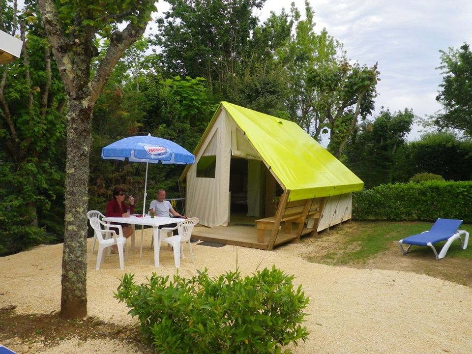 La Ferme des Poutiroux - Tente meublée - Tente 4 personnes - TENTE LODGE JUNIOR sans sanitaires 17 m²