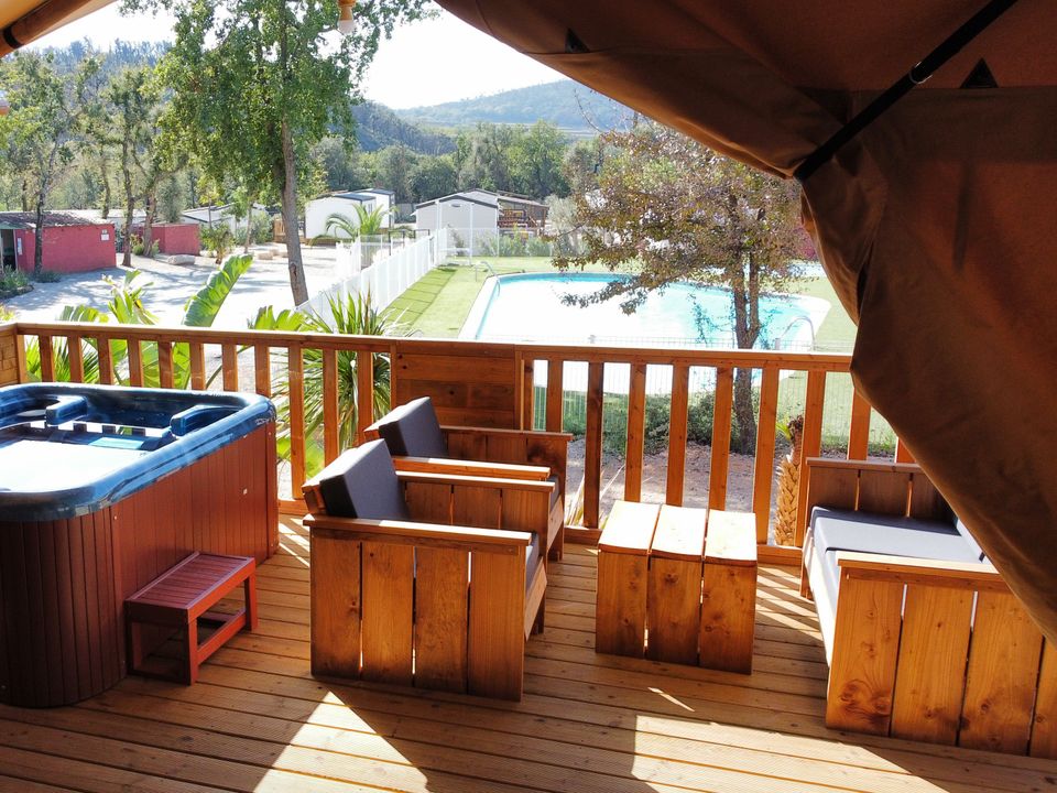 Charlemagne - Tente meublée - Tente en toile et en bois 6 personnes - Eco-Lodge WOODY 3 chambres