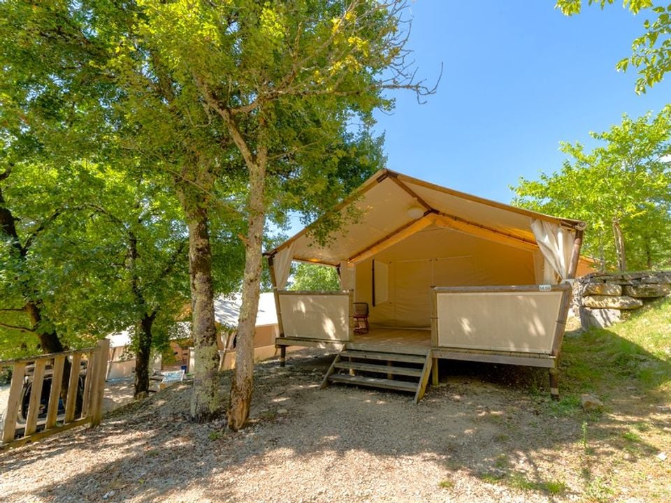 Les Reflets du Quercy - Mobil home - Tente en toile et en bois 4 personnes - Tente Nature Lodge - 2 chambres - Cuisine équipée - Salle de bain