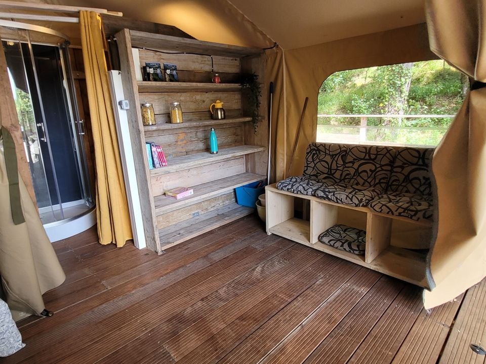 La Castillonderie - Mobil home - Tente en toile et en bois 4 personnes - Insolite Premium - Tente Bali 2 chambres - avec sanitaire