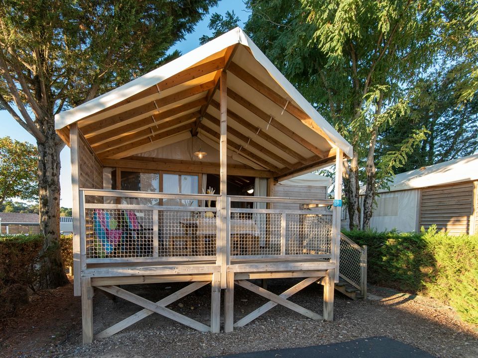 Camping Club Le Littoral - MS Vacances - Tente meublée - Tente en toile et en bois 5 personnes - Lodge Kamari CLASSIC Climatisé