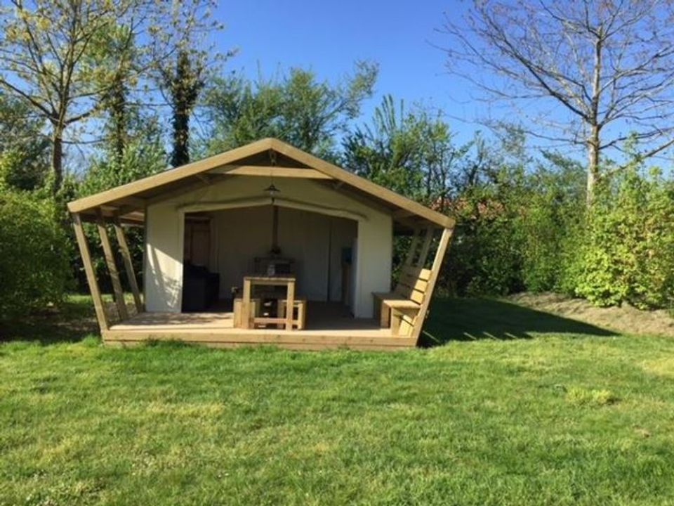 La Bretonnière - Tente meublée - Tente en toile et en bois 5 personnes - TENTE VENDEENNE (Sans sanitaires) (EDEN)
