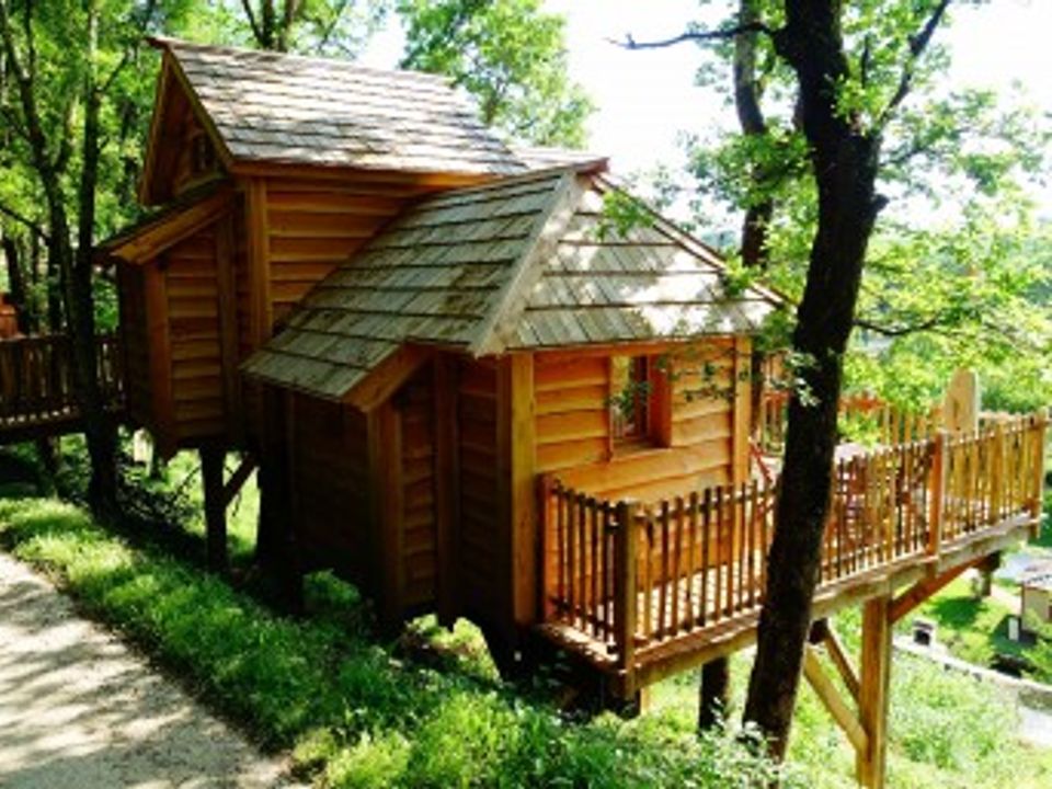 Le Moulin de Surier - Mobil home - Hébergement 6 personnes - Cabane Perchée Beaumont 6 pers.
