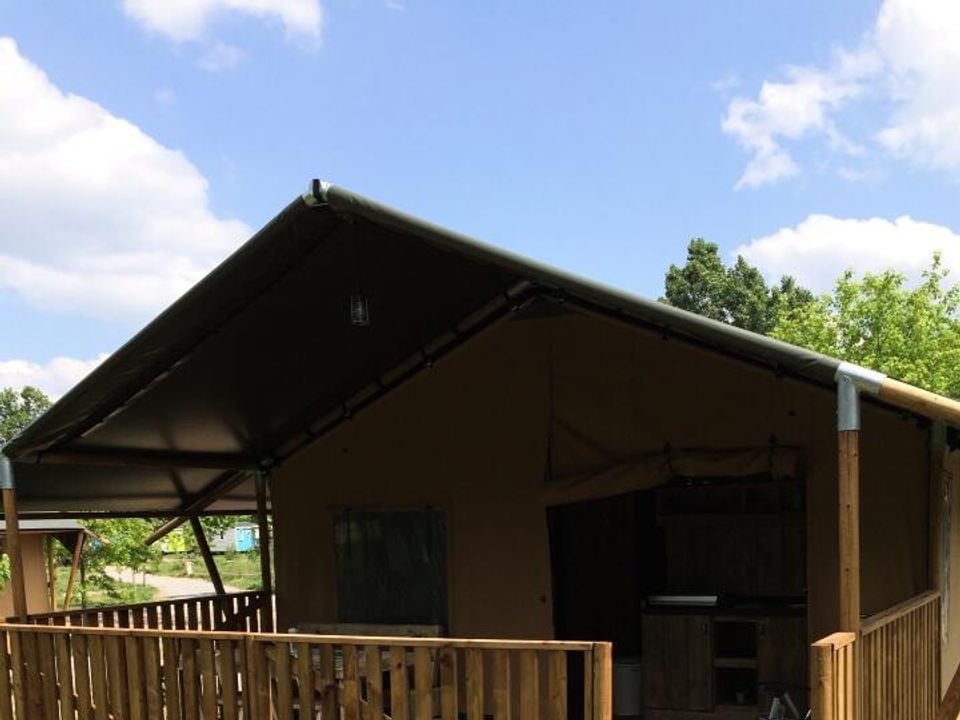 La Clairière - Tente meublée - Tente en toile et en bois 4 personnes - Tente Safari Confort 3 pièces 4 personnes