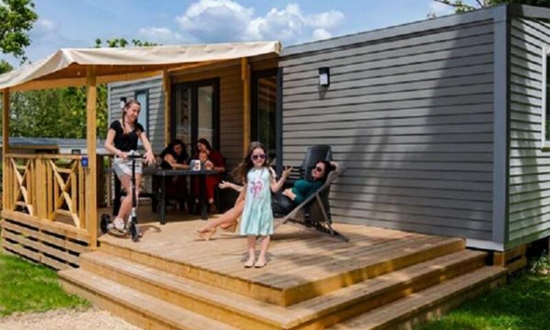 Les Nobis d'Anjou - Mobil home - Mobil-home premium Saumur 3 chambres 6 personnes, Terrasse semi-couverte, Clim, TV,LV, 35m² (2019)