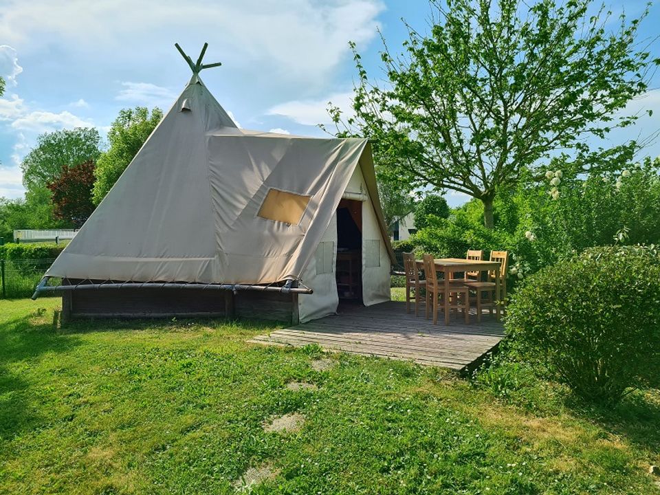 Le Val de Braye - Tente meublée - Tente en toile et en bois 4 personnes - Tipi - sans sanitaires