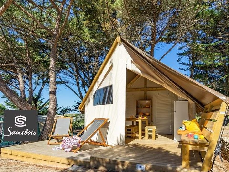 Brin d'Amour - Tente meublée - Tente 4 personnes - TENTE ECOLODGE TOILE ET BOIS 2 CH. 21m² AVEC SANITAIRE