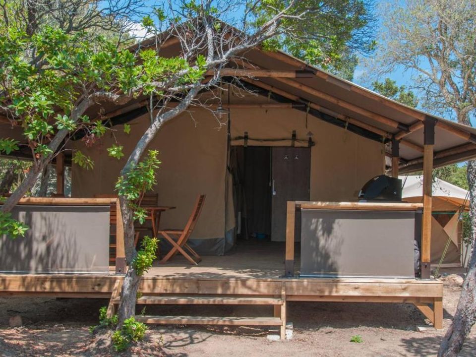 Le Damier - Tente meublée - Tente en toile et en bois 5 personnes - LODGE KENYA