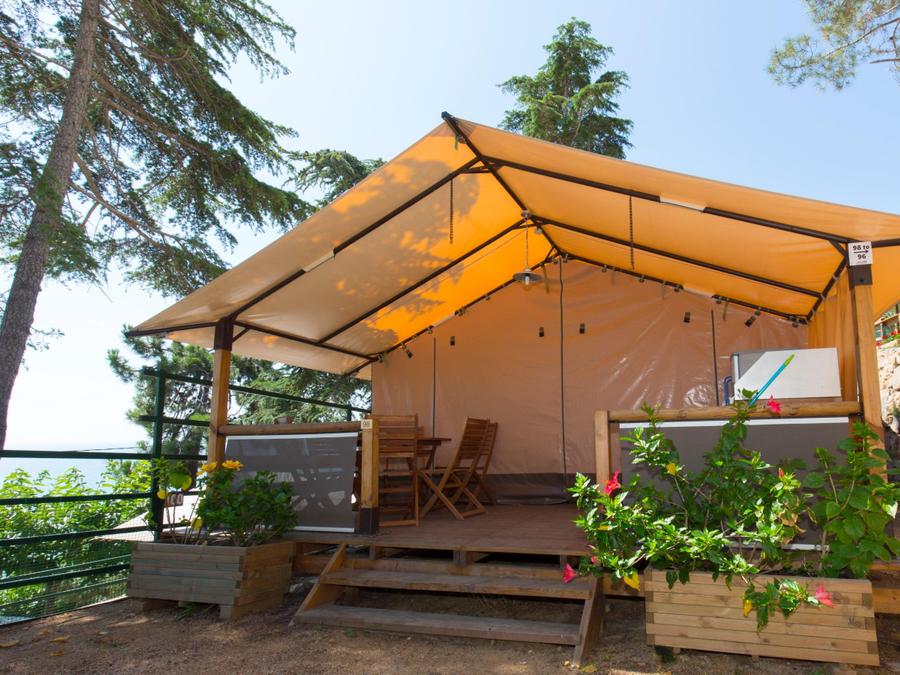 Bonavista - Tente meublée - Tente en toile et en bois 5 personnes - VICTORIA