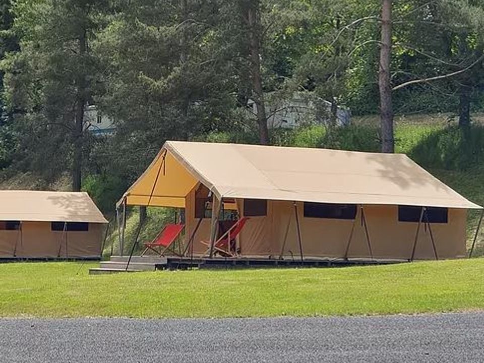 La Fressange - Emplacement - Tente 5 personnes - LODGE (Sans sanitaires)