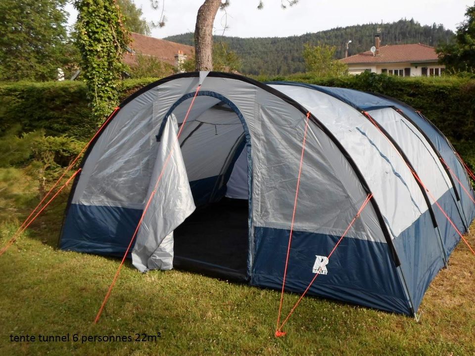 Les Pinasses - Emplacement - Tente 5 personnes - Tente (sans sanitaires privés)