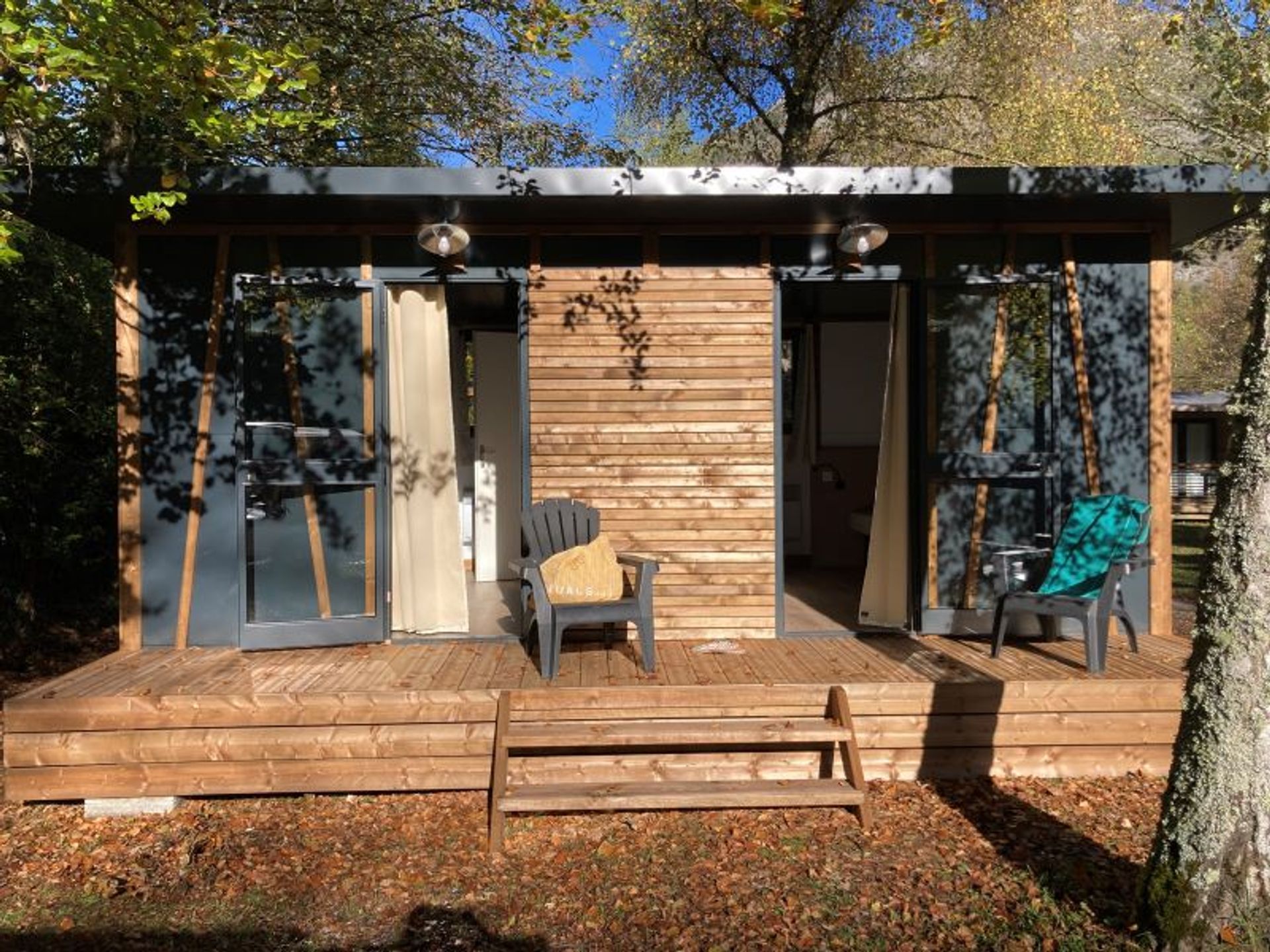 La Bexanelle - Châlet - Standard 10m² - Douche et WC commun + Terrasse couverte