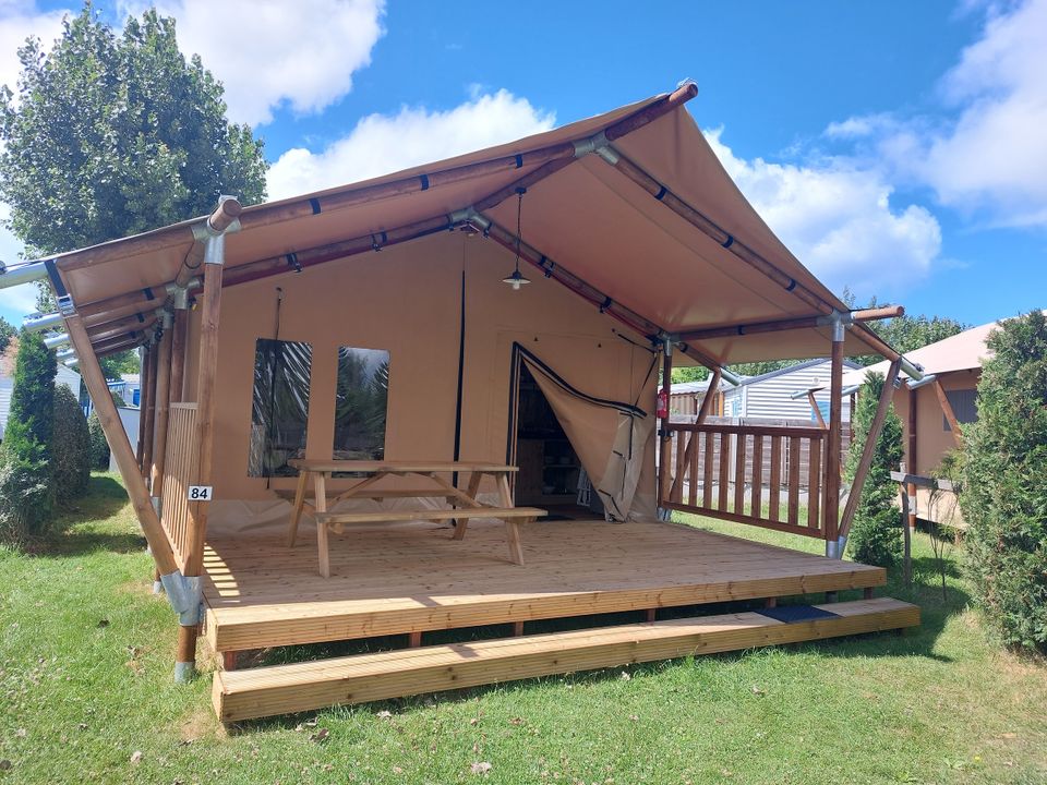 La Ningle - Emplacement - Tente 5 personnes - LODGE