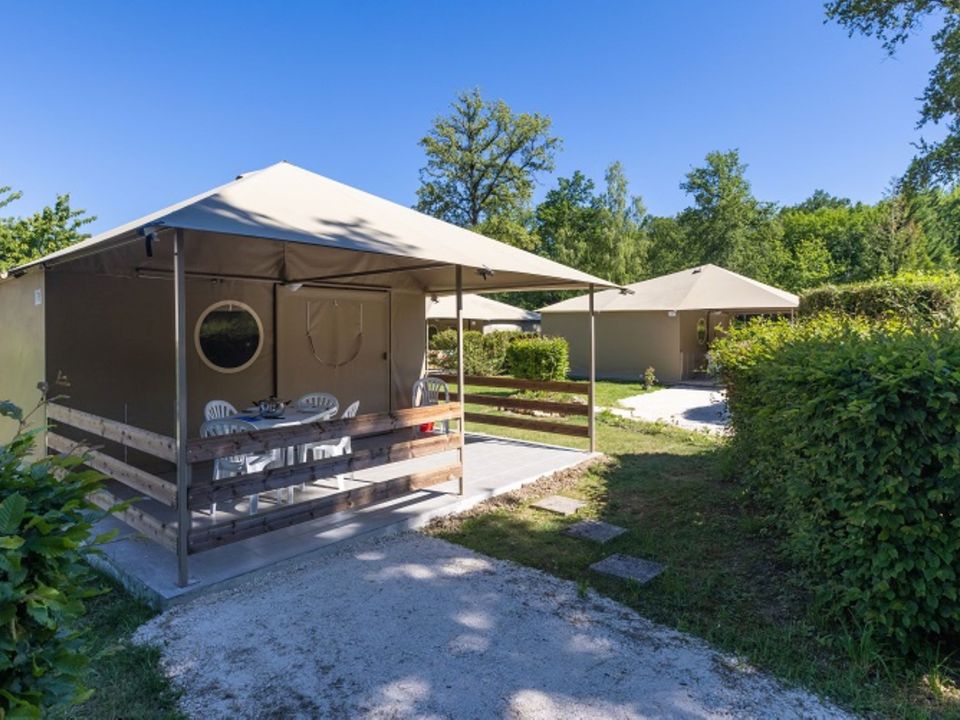 Le Bois Guillaume - Emplacement - Tente 5 personnes - LODGE sans sanitaires