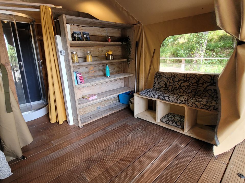 La Castillonderie - Tente meublée - Tente en toile et en bois 4 personnes - Insolite Premium - Tente Bali 2 chambres - avec sanitaire
