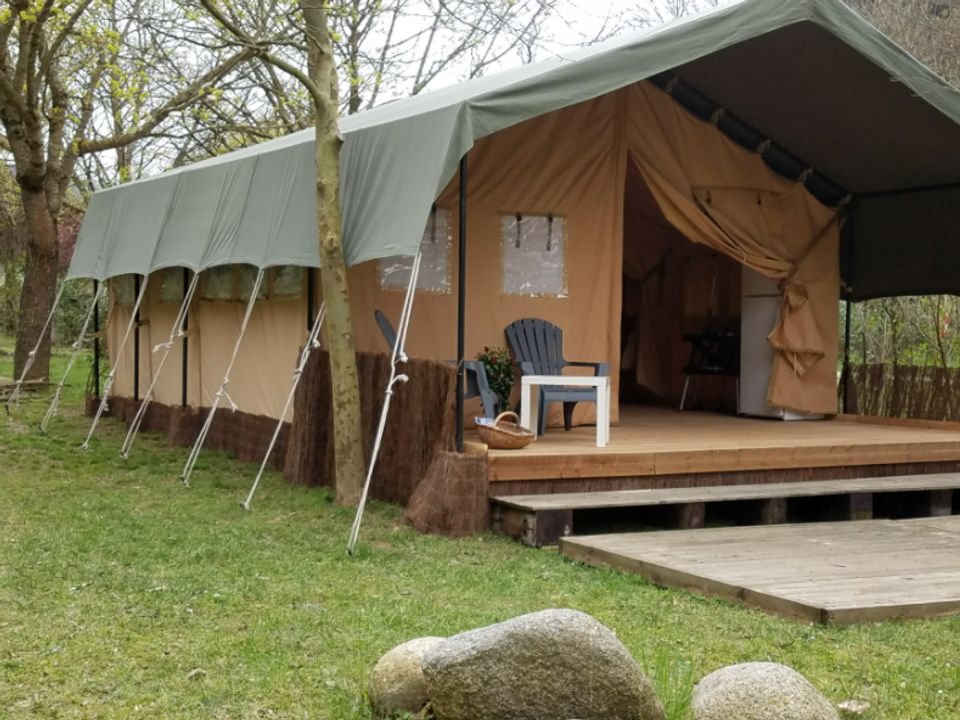 Mas De Lastourg - Tente meublée - Tente 5 personnes - Lodge, sans sanitaires