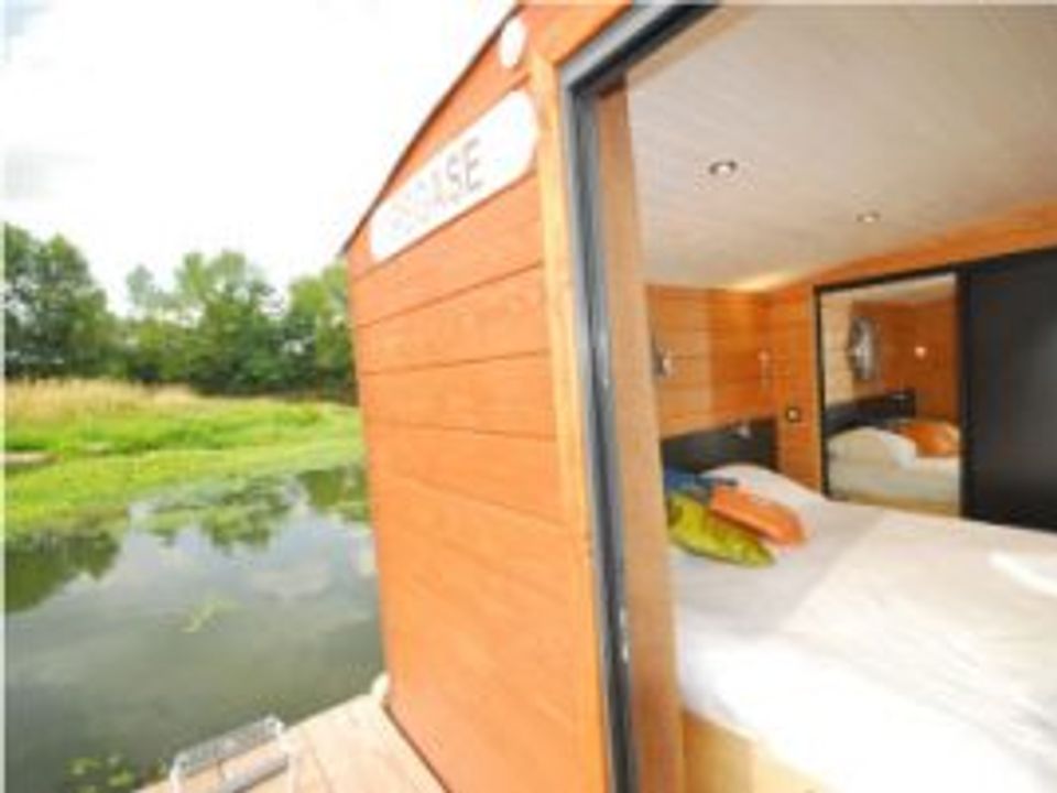 Village Toue des Demoiselles - Mobil home - Insolite 2 personnes - Toue cabanée SPA