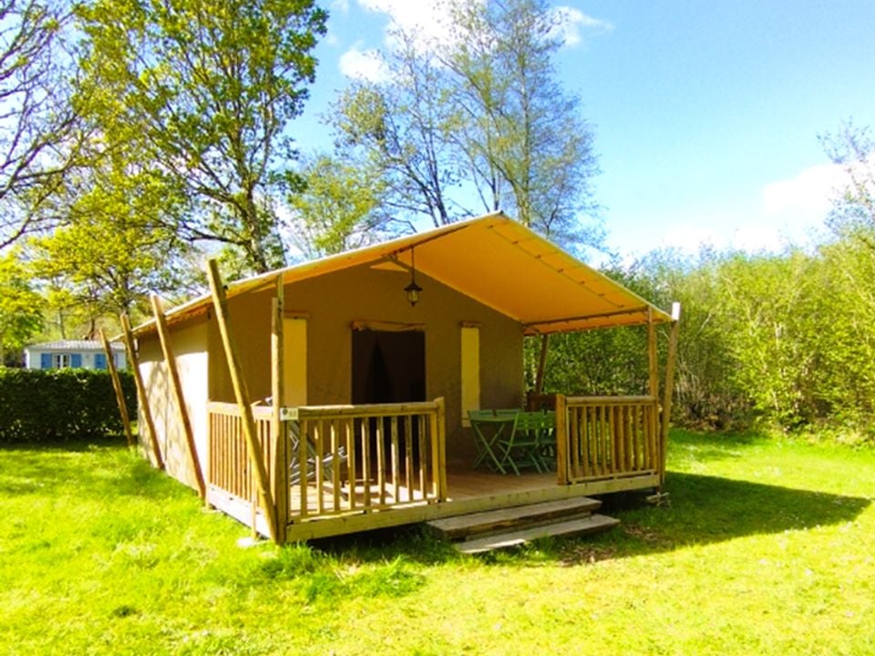 La Rivière d'Argent - Tente meublée - Tente en toile et en bois 5 personnes - Wood Lodge - 2 chambres - sans sanitaires 5 pers.