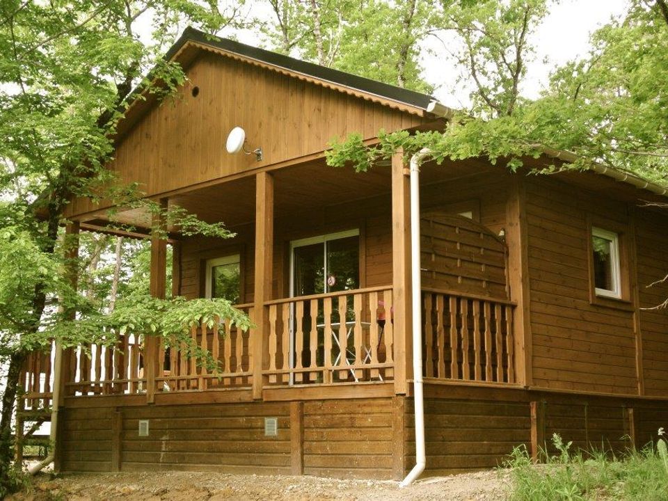 La Garenne - Châlet - Chalet 5 personnes - Chalet Les Pivoines 40m² + Télévison + Terrasse couverte+ Lave vaisselle