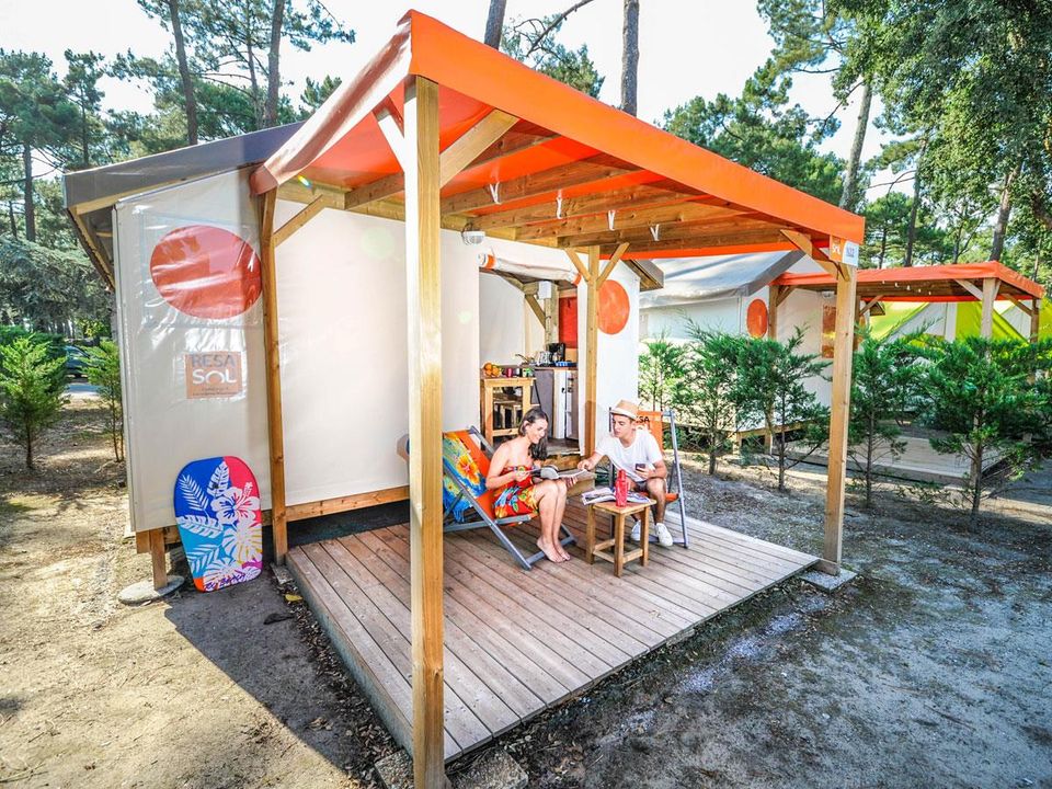 Le Vieux Port - Tente meublée - Tente en toile et en bois 5 personnes - RESASOL - 2 chambres