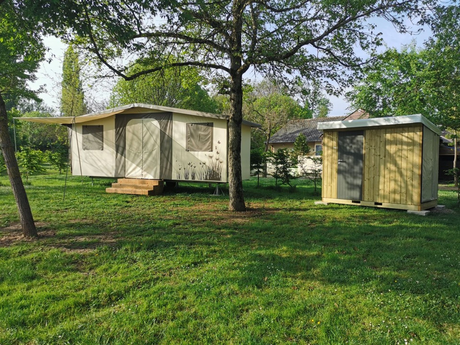 La Vallée de l'Indre - Tente meublée - Tente Nomade avec bloc sanitaire sans clim