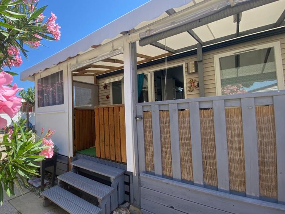 L'Europe - Mobil home - Mobilhome 4 personnes - 012 (3 chambres, 1 salle d'eau) - Clim, TV, Lave-vaisselle, Lave-linge - Terrasse