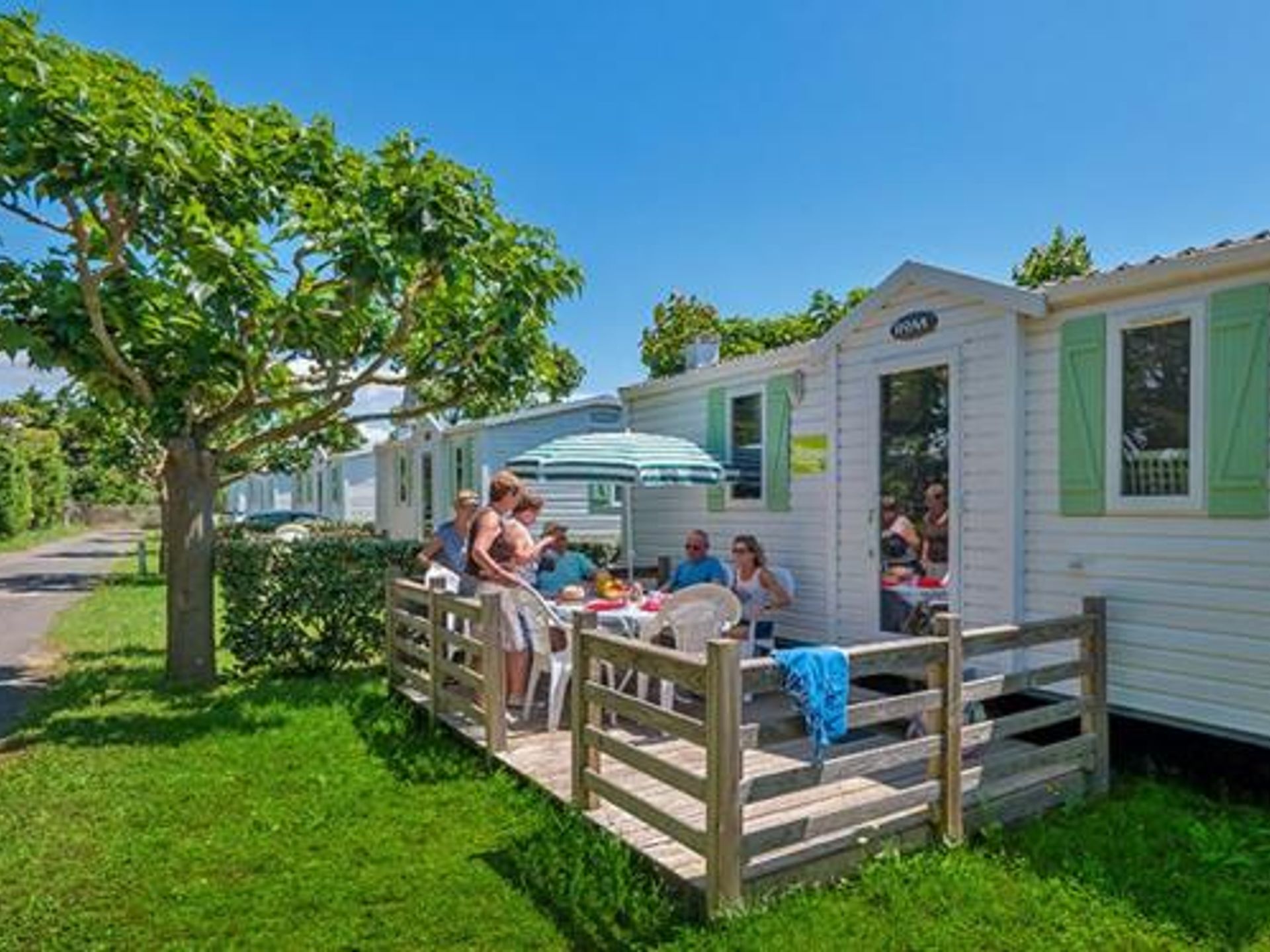 Serignan Plage Nature - Domaine Naturiste - Mobil home - 2 chambres 4/6 places terrasse semi-couverte TV sans clim